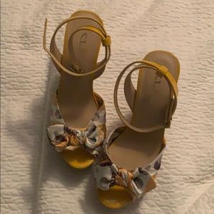 Chinese laundry wedges, size 7